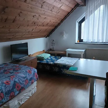 Im Δωμάτια σε οικογενειακή κατοικία